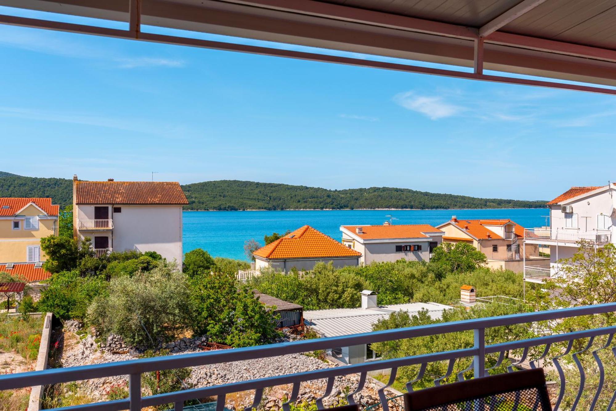 Danica Luxury Seaside Apartment شيبينيك المظهر الخارجي الصورة